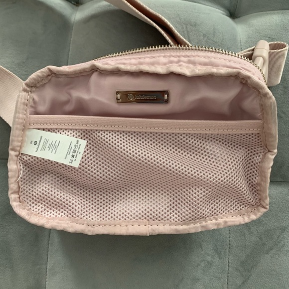 ORIGINAL OG Lululemon Everywhere Belt Bag Misty Pink - Picture 9 of 15